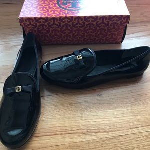 Tory Burch size 11 black Patent Leather loafer